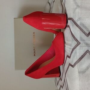 Brand New Marc Fisher size 71/2 color red pumps